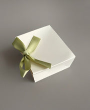 Load image into Gallery viewer, 20PCS Personalized Ivory Gift Bags with Ribbon – Custom Wedding, Party, Event Favor Bags (5.5 x 2.4 x 4.8 in)