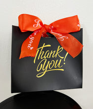 Load image into Gallery viewer, 20PCS Creative Candy Bags – Wedding & Party Favors Ribbon Paper Gift Bags (4.5x1.7x3.9in)