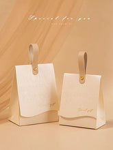 Load image into Gallery viewer, 20Pcs Elegant Ivory Candy Bags – Wedding Favors with Leather Handle & Paper Cardstock (Gift Packing Boxes)