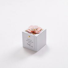 Load image into Gallery viewer, New Arrivals Custom wedding Favors Candy Box/Elegant 3D Flower Square Gift Box-Modern and Stylish Event Anniversary Gift Favor Box Packaging