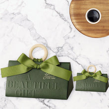 Load image into Gallery viewer, 20PCS Candy Box Gift Packing Box – Wedding Favors & Party Supplies with Ribbon – Charming Beige Bag-Shaped Design