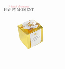 Load image into Gallery viewer, Personalized 3D Flower Gold Candy Favor Boxes – Luxury Wedding & Event Gift Boxes with Custom Tags