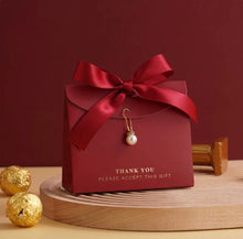 Load image into Gallery viewer, Burgundy wedding favor box 


