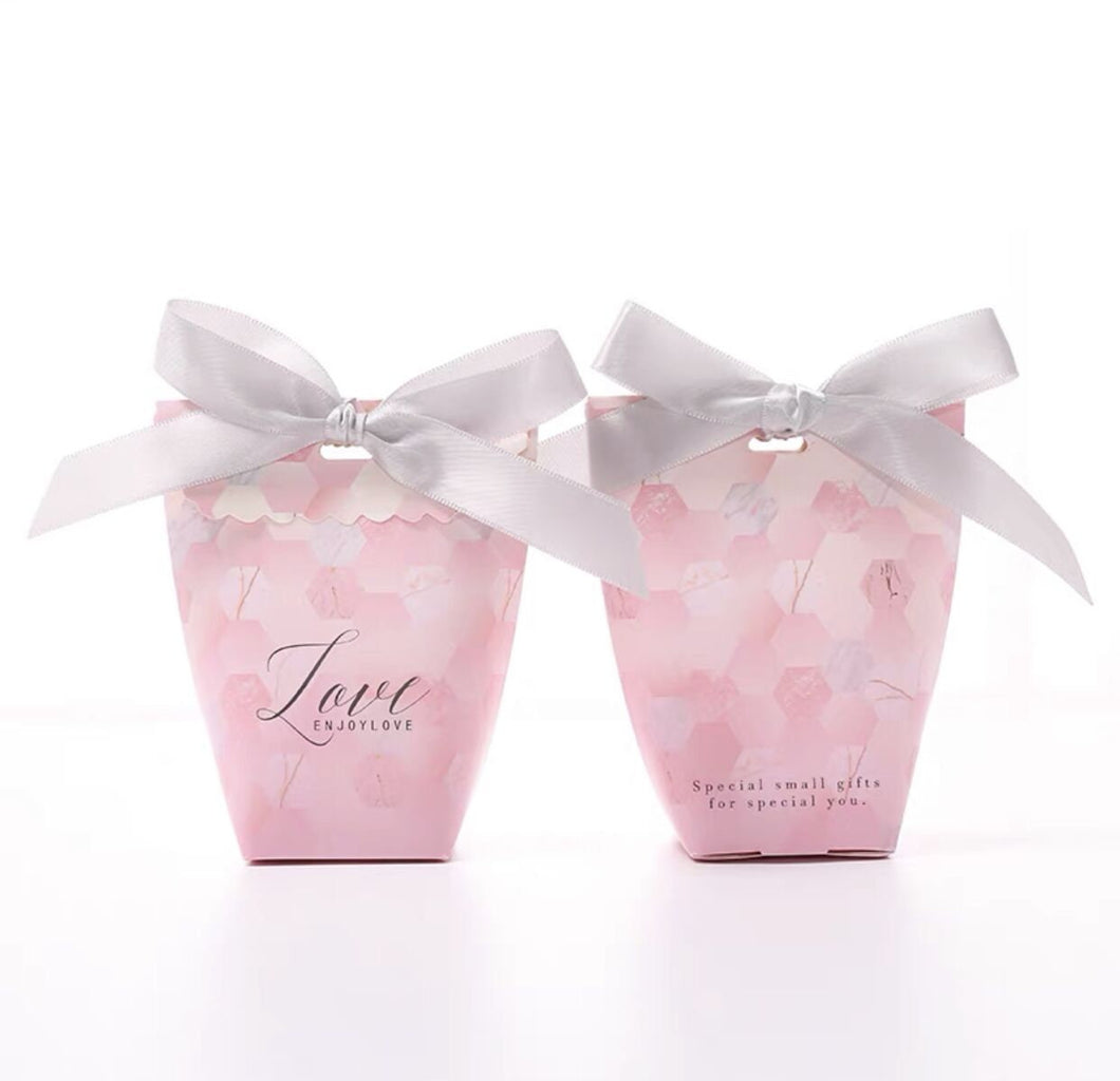 20PCS Graceful Wedding Favor Box Bridal Shower Favor Packing Box/Candy Packing Box Christmas Party Favor Welcome Gift Packing Box For Guest