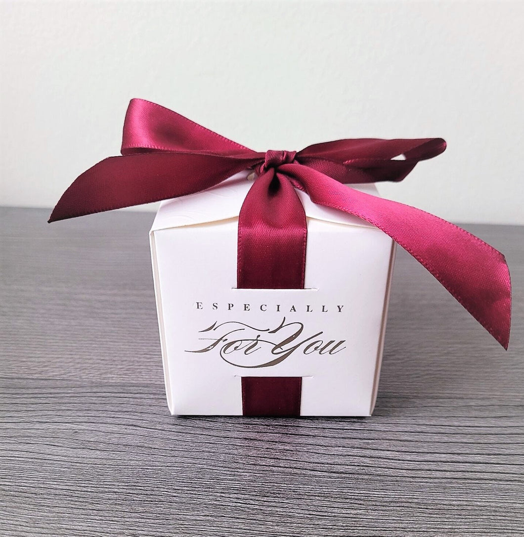 25 PCS Gift Box/Wedding Favors Candy Boxes /Party Gift Paper Box Ribbon Box/wedding favor For guest /Birthday/Baby Shower Party Favors