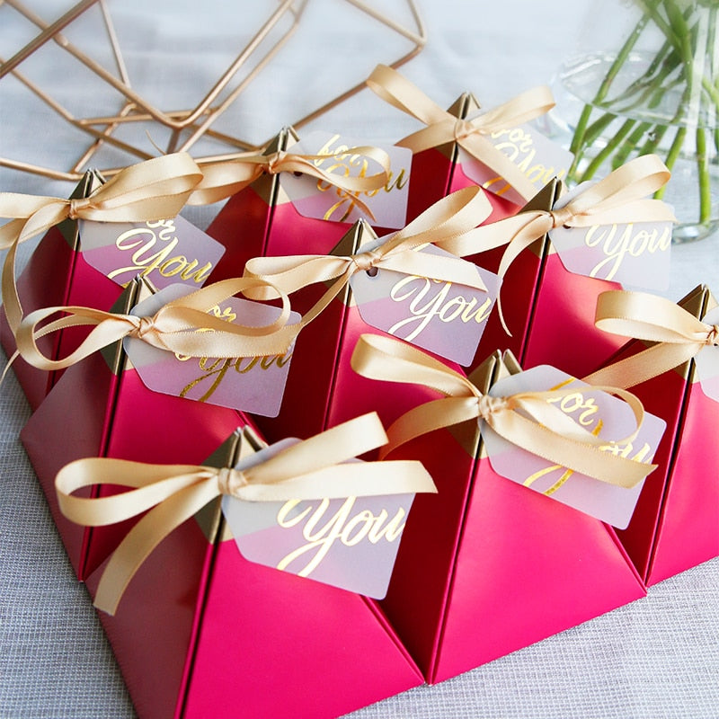 Rose Red Triangular Pyramid Sweet Candy Box Wedding Favors Paper Gift Boxes Chocolate Bags Gift Packing Box Wedding Decoration